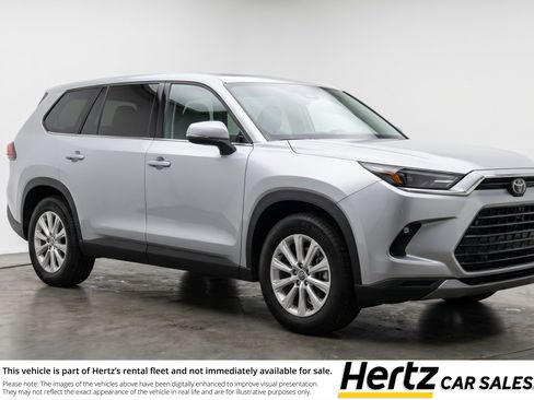 Used 2025 Toyota Grand Highlander FWD image 1