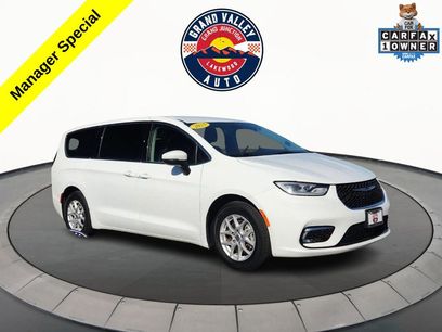 Used 2023 Chrysler Pacifica Touring-L