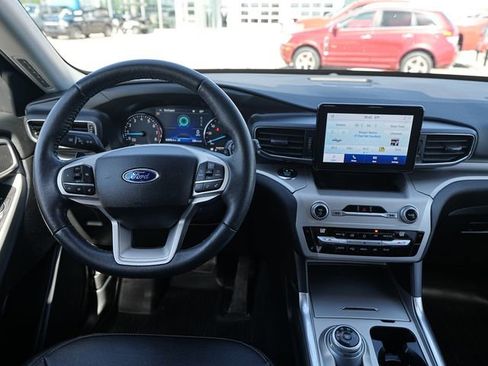 Used 2020 Ford Explorer XLT w/ Equipment Group 202A AWD/4WD image 29