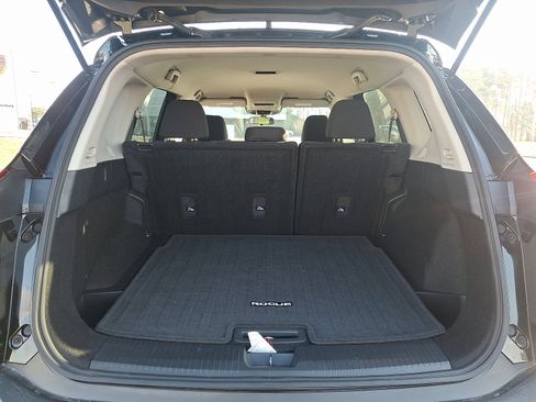 Certified 2023 Nissan Rogue S image 28