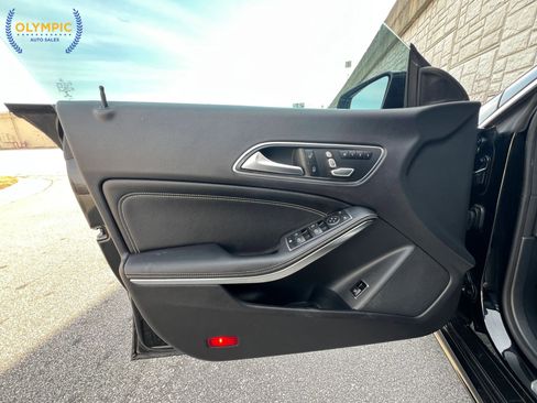 Used 2018 Mercedes-Benz CLA 250 image 31