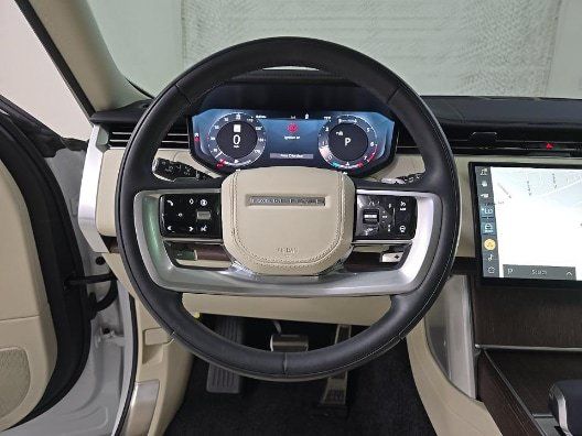 Used 2024 Land Rover Range Rover Long Wheelbase SE AWD/4WD image 15