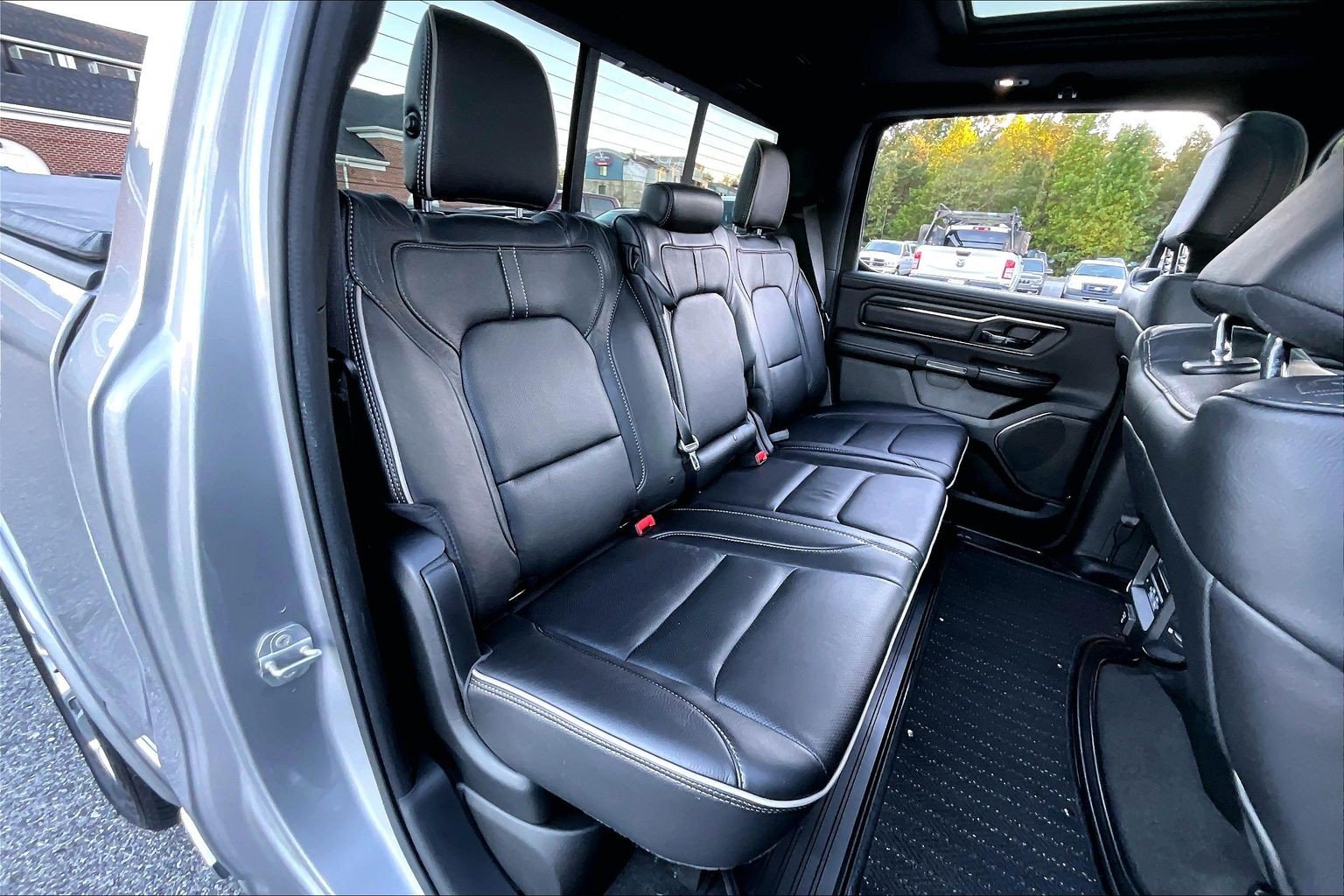 Used 2022 RAM 1500 Limited AWD/4WD image 25