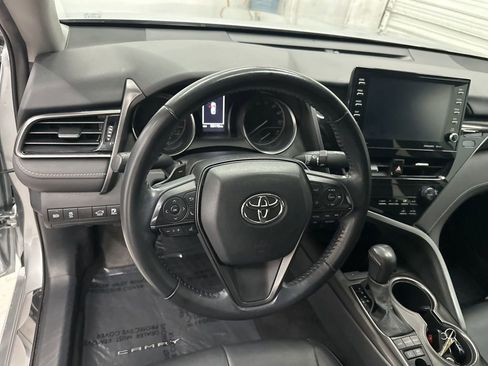 Used 2022 Toyota Camry SE image 10
