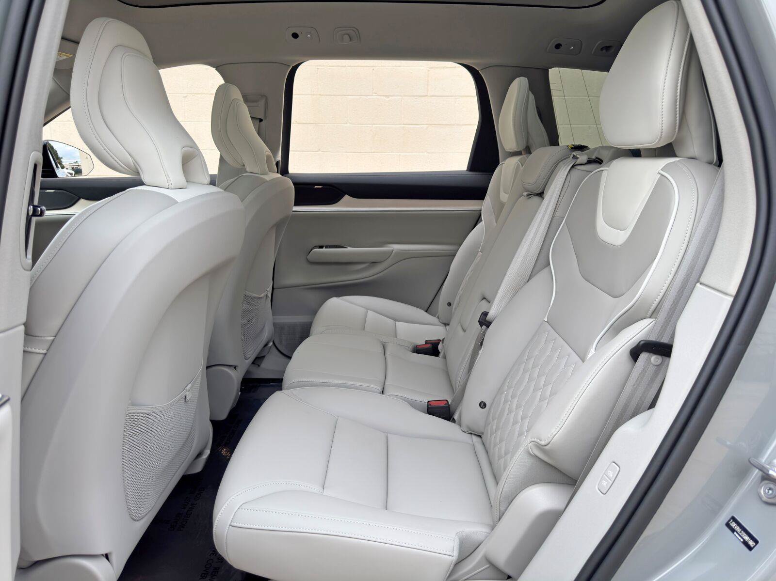 Used 2025 Volvo EX90 Ultra AWD/4WD image 39