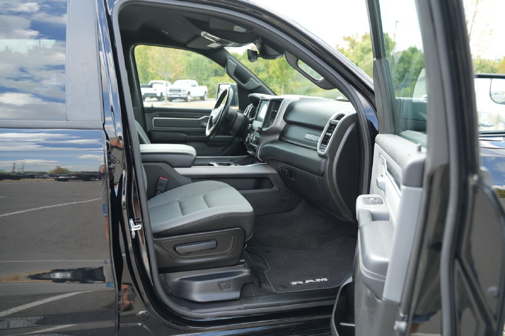 Used 2023 RAM 1500 Big Horn AWD/4WD image 18