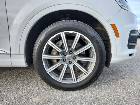 Used 2017 Audi Q7 3.0T Premium Plus w/ Premium Plus Package image 30
