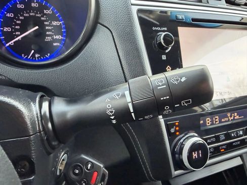 Used 2019 Subaru Outback 2.5i Premium image 16