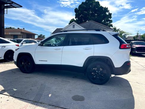 Used 2016 Jeep Cherokee Latitude image 8