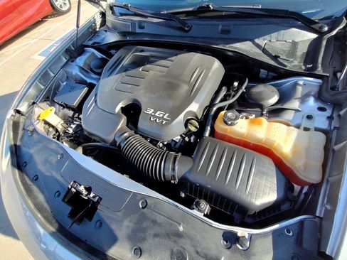 Used 2015 Dodge Charger SXT image 12