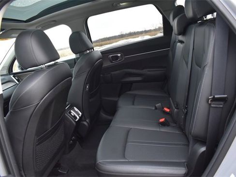 Certified 2023 Kia Sorento S w/ Panoramic Sunroof Package image 19