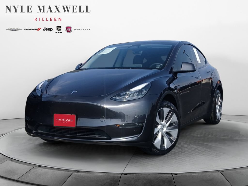 Used 2024 Tesla Model Y Long Range AWD/4WD image 1