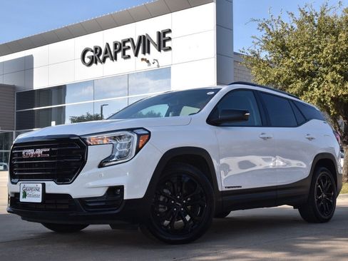Used 2022 GMC Terrain SLT w/ Infotainment Package II image 1