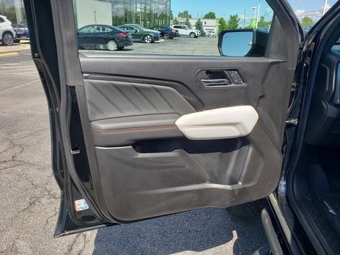 Used 2023 GMC Canyon AT4X AWD/4WD image 10