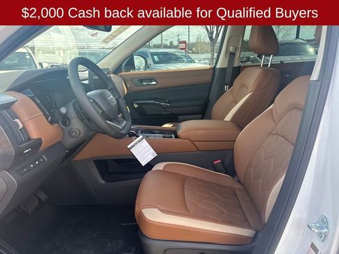 New 2026 Nissan Pathfinder Platinum image 18