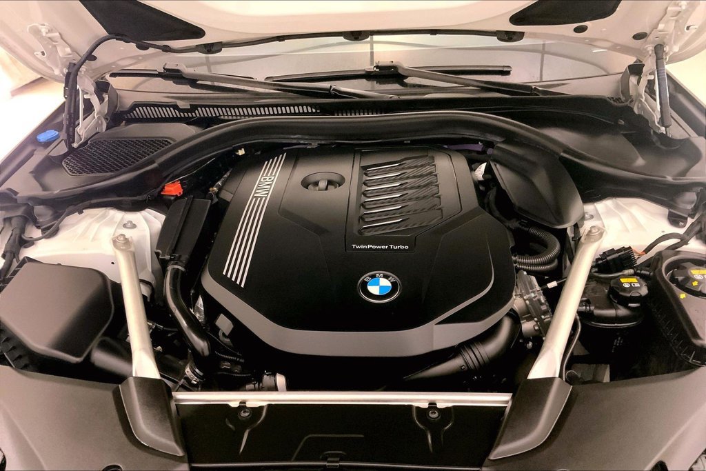 Used 2022 BMW 540i xDrive w/ Convenience Package AWD/4WD image 9