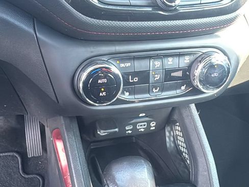 Used 2022 Chevrolet TrailBlazer RS w/ Sun and Liftgate Package AWD/4WD image 21