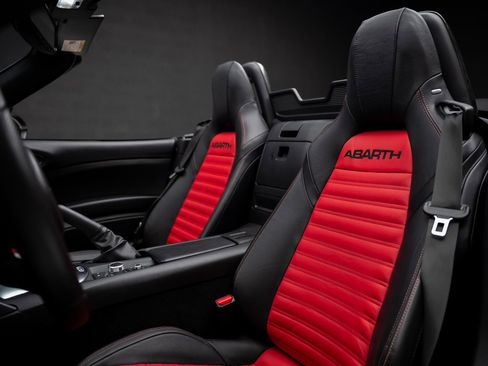 Used 2019 FIAT 124 Spider Abarth w/ Convenience Group RWD image 62