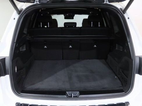 Used 2023 Mercedes-Benz GLB 250 4MATIC image 32