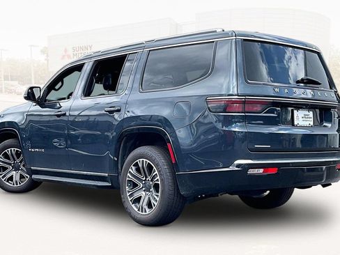 Used 2023 Jeep Wagoneer Series II AWD/4WD image 4