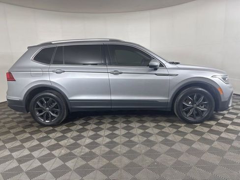 Certified 2024 Volkswagen Tiguan SE image 2