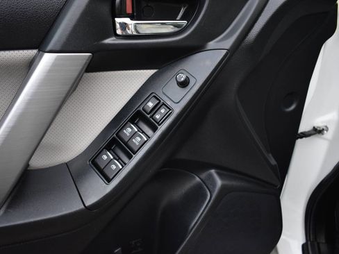 Used 2018 Subaru Forester 2.5i Limited image 17