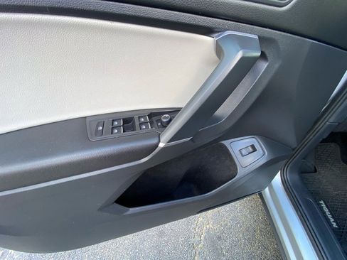 Used 2020 Volkswagen Tiguan SEL image 34