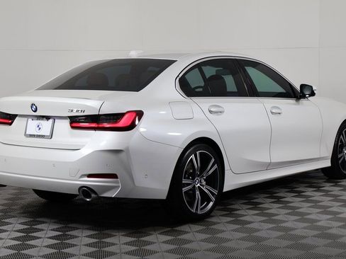 Used 2024 BMW 330i Sedan w/ Convenience Package RWD image 4