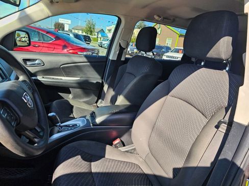 Used 2019 Dodge Journey SE image 26