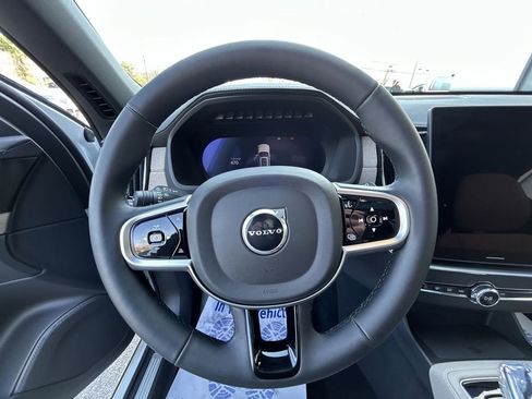 New 2026 Volvo XC90 B6 Plus image 18