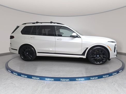 Used 2024 BMW X7 xDrive40i w/ Executive Package AWD/4WD image 4