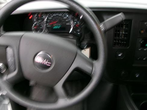 Used 2024 GMC Savana 2500 w/ Driver Convenience Package image 10