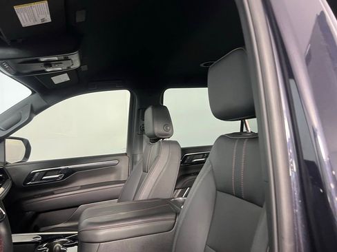 Used 2025 Chevrolet Suburban RST image 25