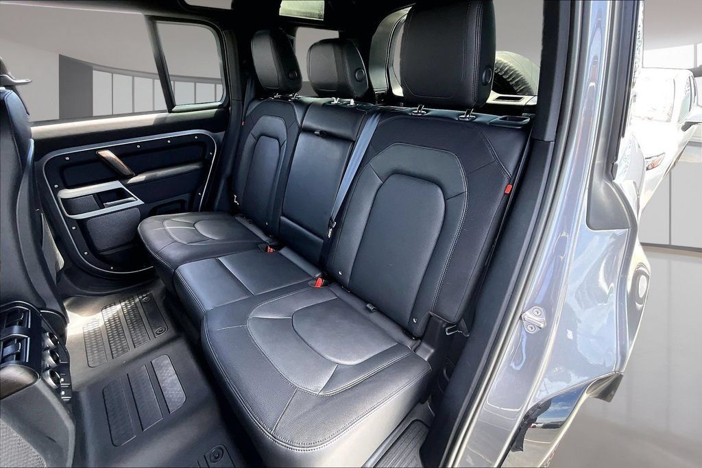 Certified 2024 Land Rover Defender 110 X-Dynamic SE AWD/4WD image 20