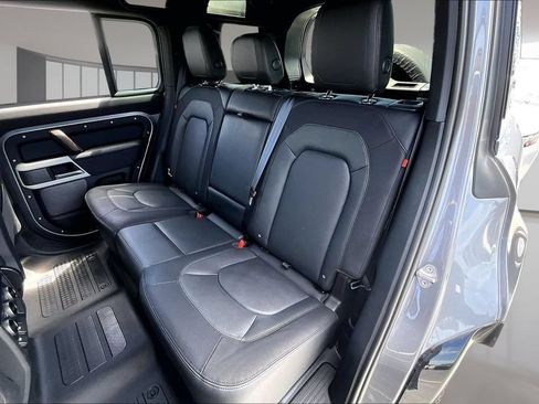 Certified 2024 Land Rover Defender 110 X-Dynamic SE AWD/4WD image 20