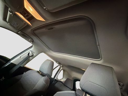 Used 2019 Toyota RAV4 XLE w/ Convenience Package AWD/4WD image 26