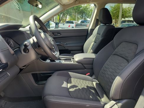 Certified 2025 Nissan Pathfinder S FWD image 13
