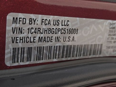 Used 2023 Jeep Grand Cherokee Limited w/ Luxury Tech Group II AWD/4WD image 36