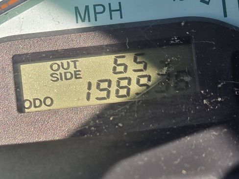 Used 2003 Toyota Corolla LE FWD image 23