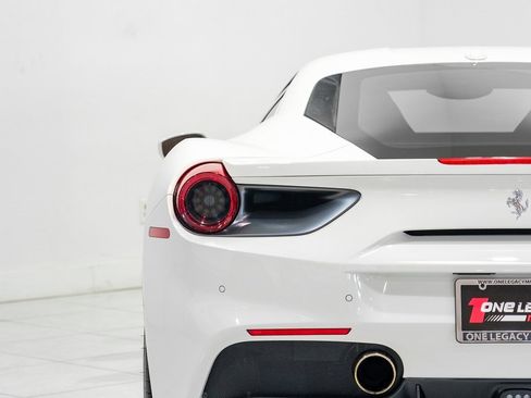 Used 2019 Ferrari 488 GTB image 43