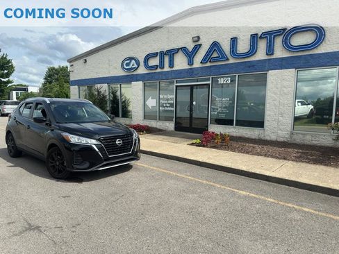 Used 2023 Nissan Kicks SV FWD image 1