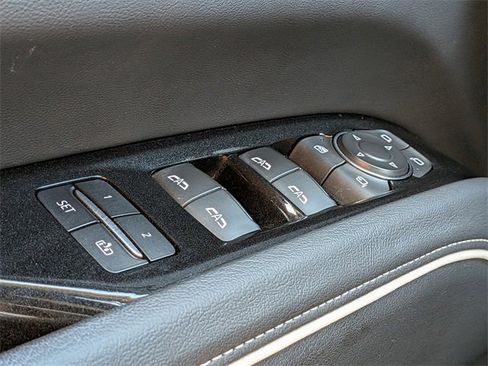 Used 2021 Cadillac Escalade Luxury image 26