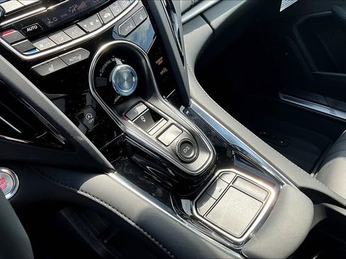 Used 2024 Acura RDX SH-AWD image 11