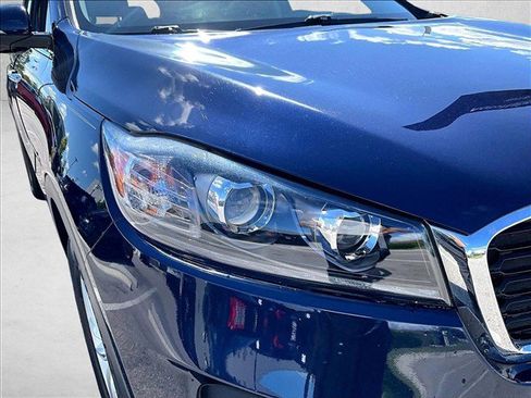 Used 2020 Kia Sorento LX FWD image 28