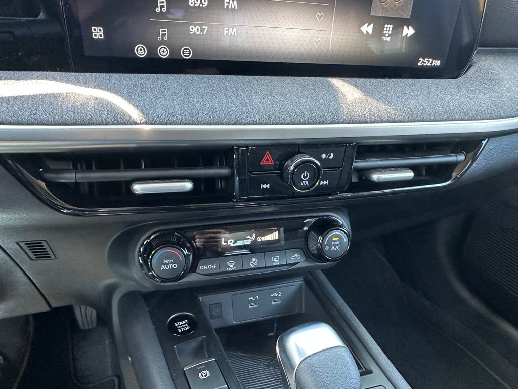 Used 2026 Nissan Kicks SV FWD image 29