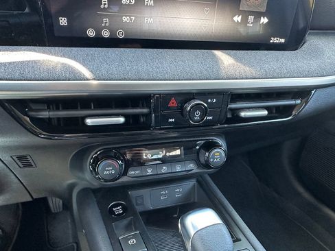 Used 2026 Nissan Kicks SV FWD image 29