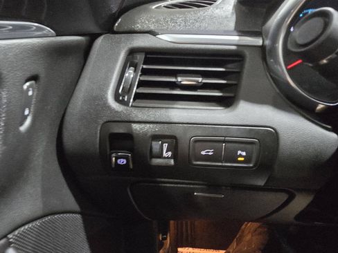 Used 2016 Chevrolet Impala LT w/ Convenience Package FWD image 33
