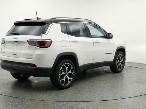 Used 2025 Jeep Compass Limited AWD/4WD image 9