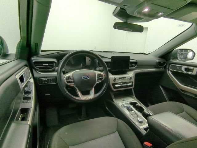 Used 2023 Ford Explorer XLT AWD/4WD image 23