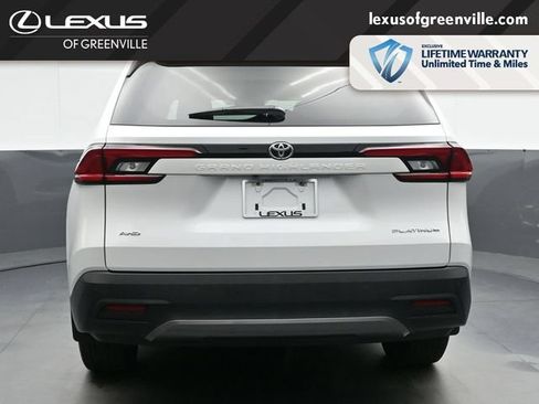 Used 2025 Toyota Grand Highlander AWD image 7